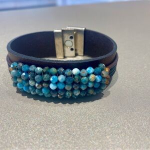 Martell Studio brown Leather Bracelet with 5 rows of apatite beads